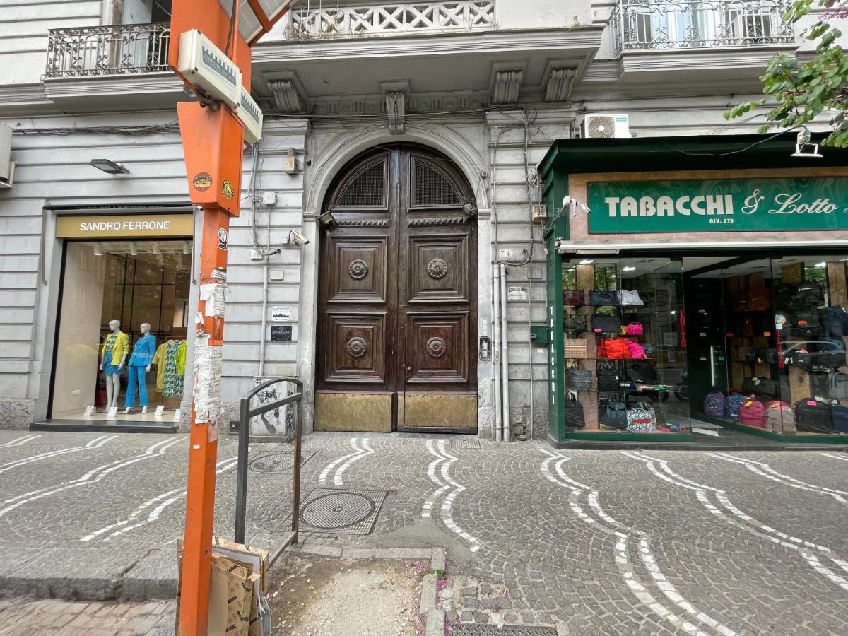 شقة La Finestra Sul Corso نابولي المظهر الخارجي الصورة